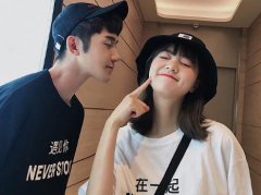 身边有两个男生 我该如何选择恋爱对象